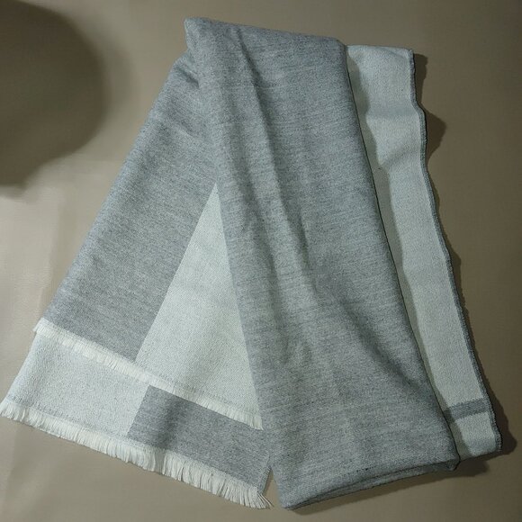 Large Logo Calvin Klein Knit Scarf Gray Acrylic Wrap Shawl Oversize Versatile - Picture 9 of 10